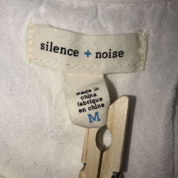 SILENCE + NOISE MEDIUM WHITE BLOUSE - Picture 8 of 8